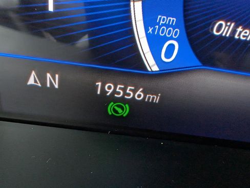 Certified 2024 Volkswagen Tiguan SE R-Line image 34