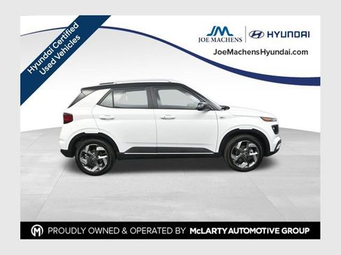 Used 2025 Hyundai Venue Limited FWD image 1