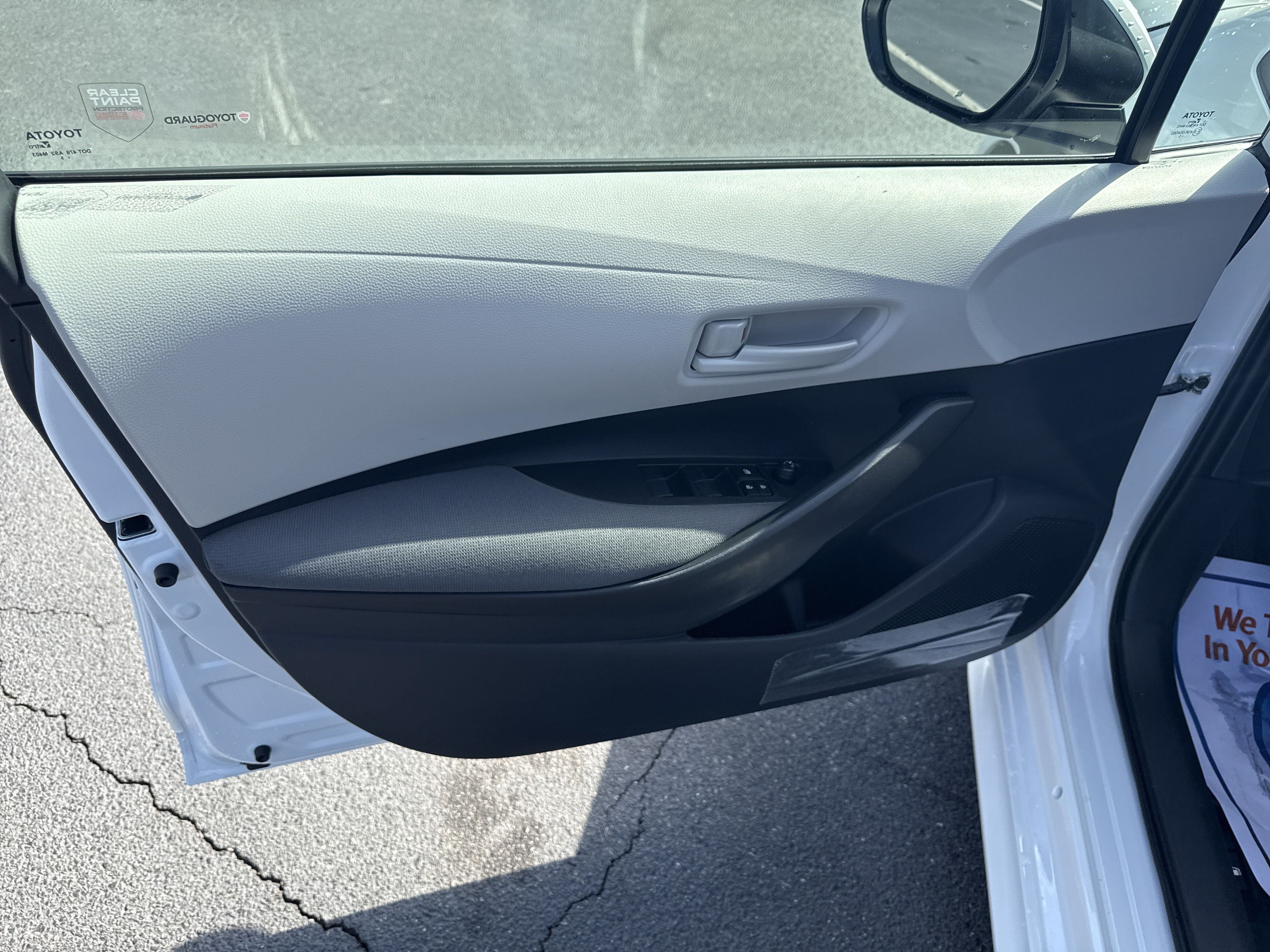 Used 2025 Toyota Corolla LE FWD image 22