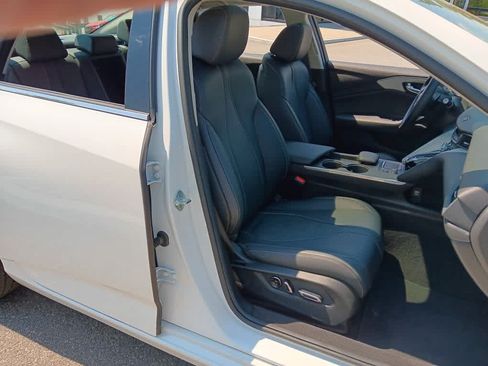 Used 2022 Acura TLX w/ Technology Package FWD image 16