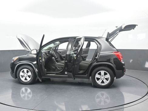 Used 2020 Chevrolet Trax LS image 61