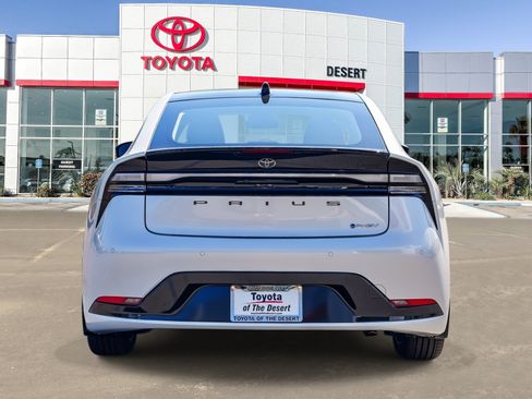New 2026 Toyota Prius Plug-In Hybrid FWD image 6