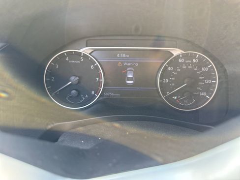 Used 2024 Nissan Altima 2.5 SV image 10