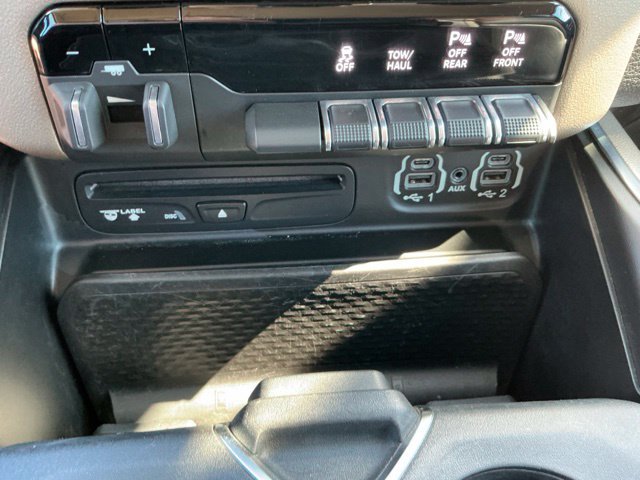 Used 2019 RAM 1500 Laramie AWD/4WD image 43