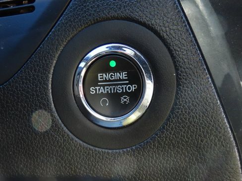 Used 2018 Ford Explorer XLT w/ Equipment Group 202A image 31