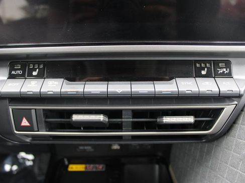 Used 2026 Toyota Camry XLE image 24