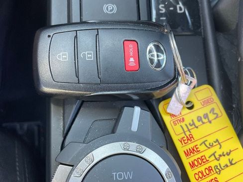 Used 2025 Toyota Tacoma SR5 image 13