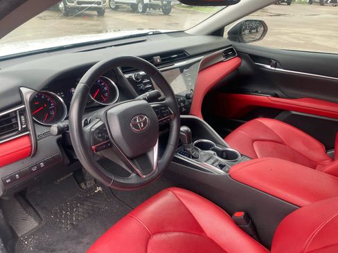 Used 2019 Toyota Camry XSE image 6