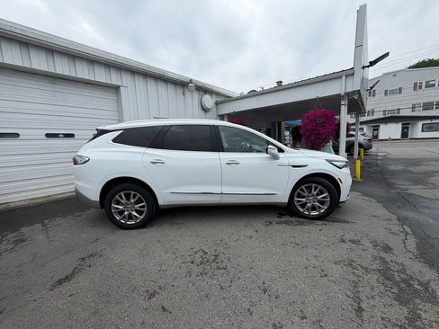 Used 2023 Buick Enclave Essence w/ Experience Buick Package AWD/4WD image 6