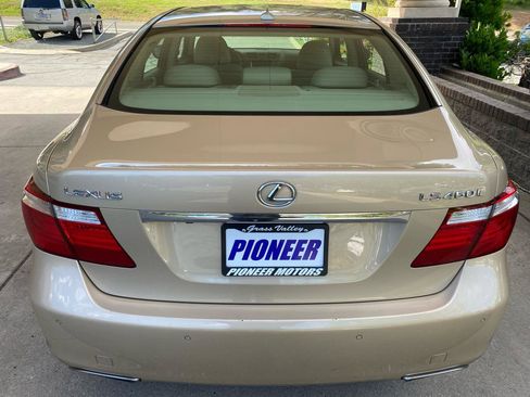 Used 2007 Lexus LS 460 L RWD image 4