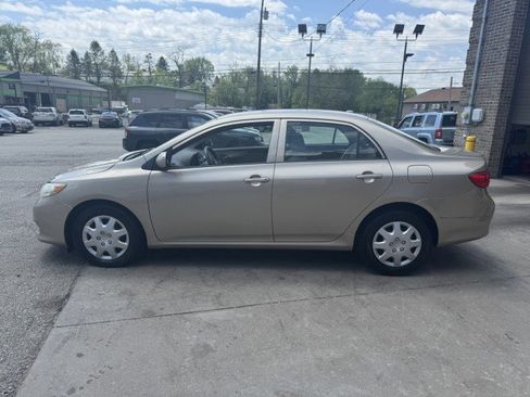 Used 2009 Toyota Corolla LE FWD image 6