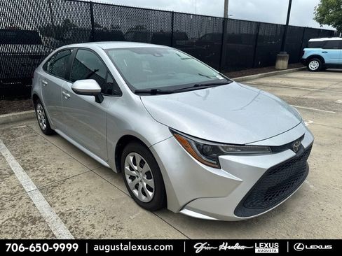 Used 2021 Toyota Corolla LE FWD image 1
