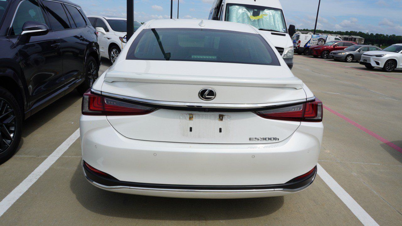 Used 2024 Lexus ES 300h Ultra Luxury FWD image 7