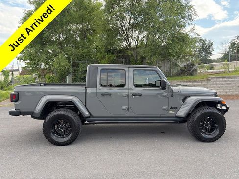 Used 2020 Jeep Gladiator Sport w/ Quick Order Package 24S AWD/4WD image 3