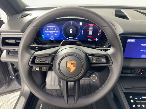 New 2026 Porsche Macan Electric RWD image 18