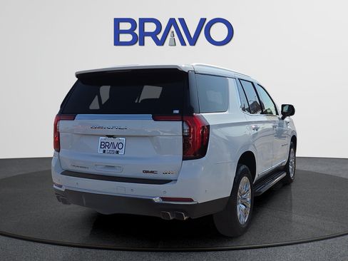 Used 2025 GMC Yukon Denali AWD/4WD image 4