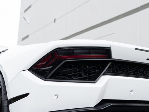 Used 2016 Lamborghini Huracan LP 580-2 RWD image 25