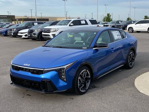 New 2026 Kia K4 GT-Line w/ GT-Line Premium Package FWD image 3