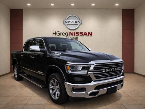 Used 2019 RAM 1500 Laramie AWD/4WD image 3