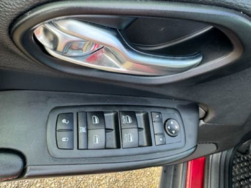 Used 2020 Jeep Cherokee Trailhawk w/ Cold Weather Group image 12