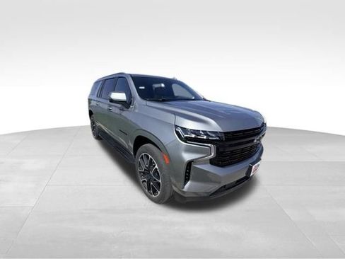 Used 2023 Chevrolet Suburban RST w/ Luxury Package AWD/4WD image 4