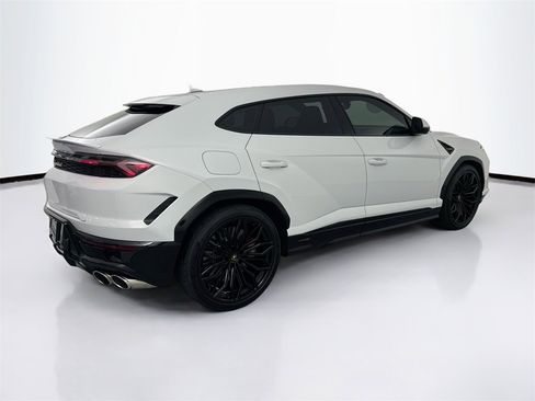 Used 2025 Lamborghini Urus SE image 5