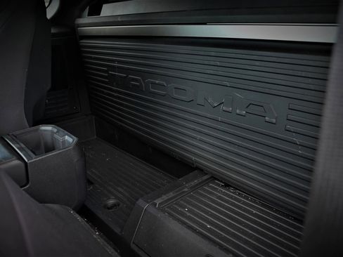 Used 2024 Toyota Tacoma SR image 13