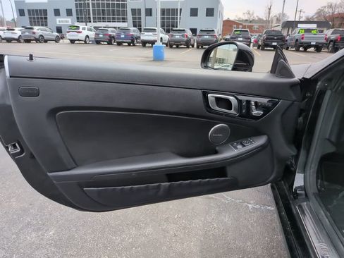 Used 2017 Mercedes-Benz SLC 300 image 16