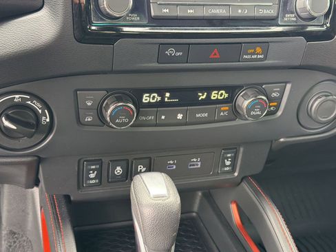 Used 2024 Nissan Frontier PRO-4X w/ Pro Convenience Package AWD/4WD image 17