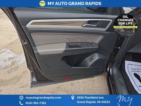 Used 2023 Volkswagen Atlas SEL image 10