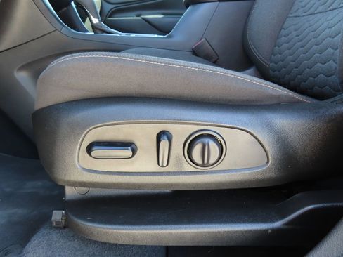 Used 2021 Chevrolet Equinox LT AWD/4WD image 8