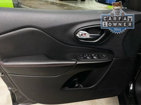 Used 2022 Jeep Cherokee Trailhawk w/ Trailer Tow Group AWD/4WD image 25