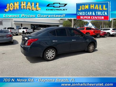 Used 2017 Nissan Versa SV image 7