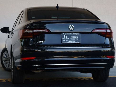 Used 2019 Volkswagen Jetta R-Line FWD image 8