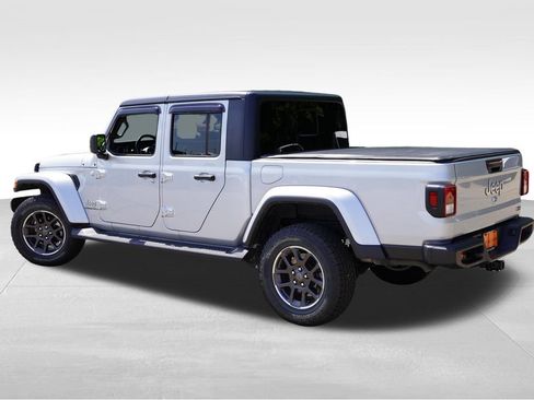 Used 2022 Jeep Gladiator Overland w/ Popular Equipment Package AWD/4WD image 8