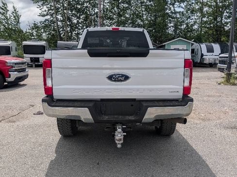 Used 2019 Ford F350 XLT w/ Camper Package AWD/4WD image 8
