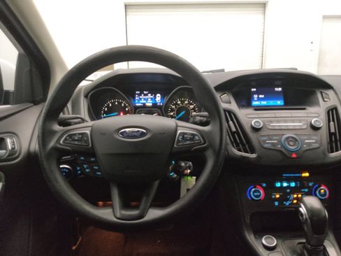 Used 2017 Ford Focus SE FWD image 22