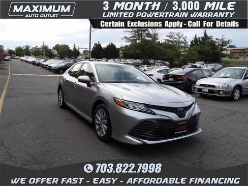 Used 2018 Toyota Camry LE image 1