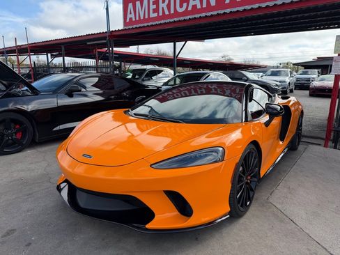 Used 2020 McLaren GT image 18