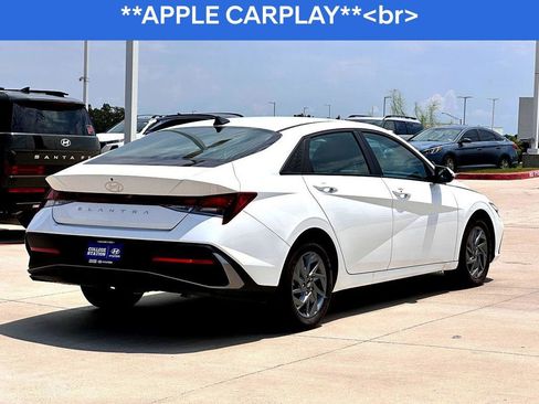 Used 2024 Hyundai Elantra SEL image 8