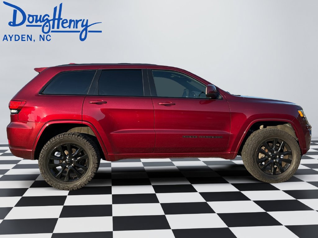 Used 2018 Jeep Grand Cherokee Altitude AWD/4WD image 6