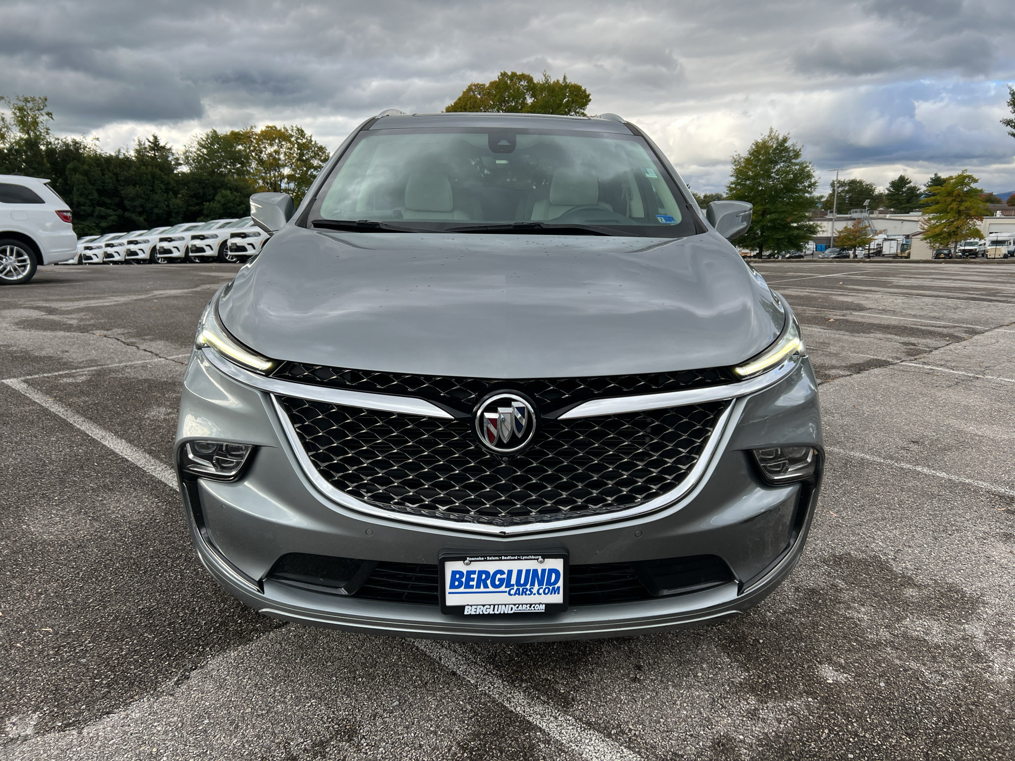 Used 2024 Buick Enclave Avenir w/ Avenir Technology Package AWD/4WD image 8