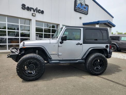 Used 2013 Jeep Wrangler Sahara w/ Connectivity Group AWD/4WD image 7