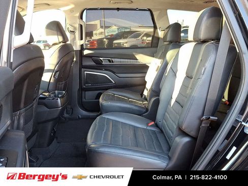 Used 2024 Kia Telluride SX Prestige w/ Towing Package image 35