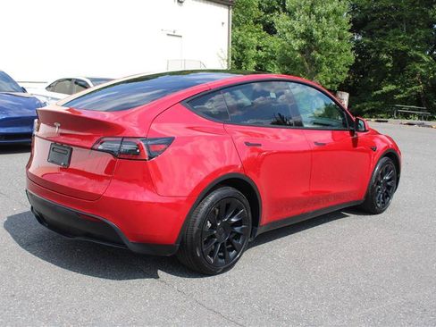 Used 2022 Tesla Model Y Long Range AWD/4WD image 6