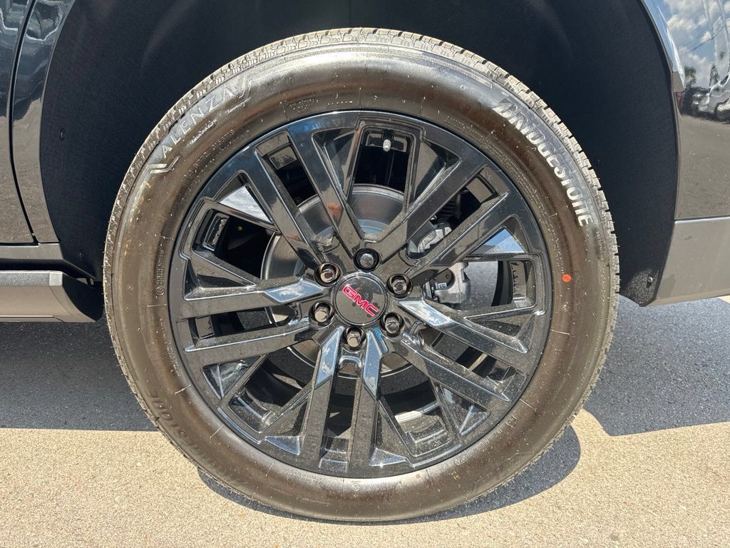 New 2026 GMC Yukon Denali w/ Sun & Power Step Package AWD/4WD image 37