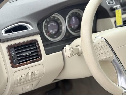 Used 2013 Volvo XC70 3.2 image 29