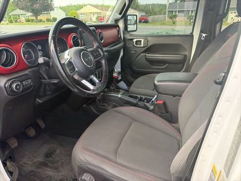 Used 2020 Jeep Wrangler Unlimited Rubicon w/ LED Lighting Group AWD/4WD image 6