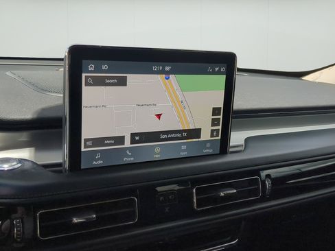 Used 2023 Lincoln Aviator AWD image 17