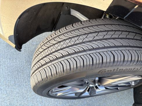 Certified 2025 Acura ADX A-Spec image 12